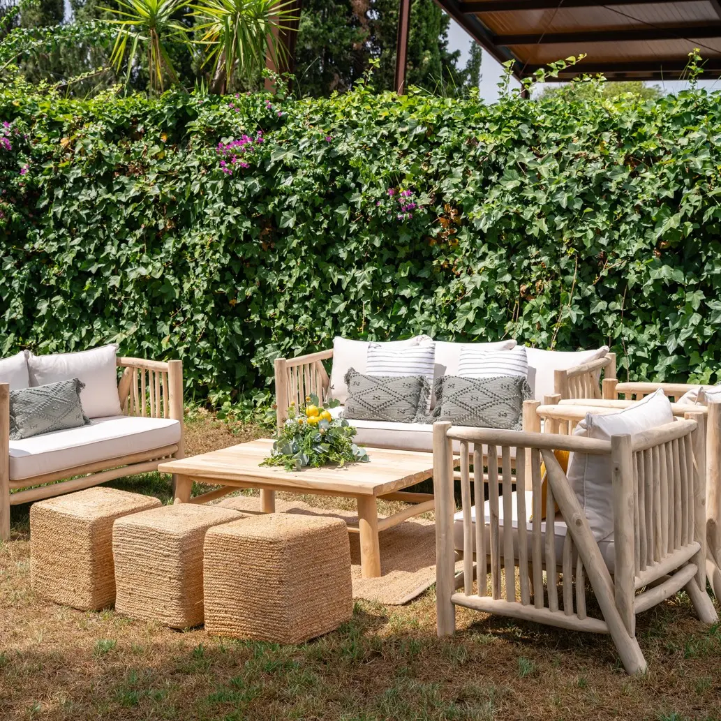 Zona de aperitivo montada para una boda