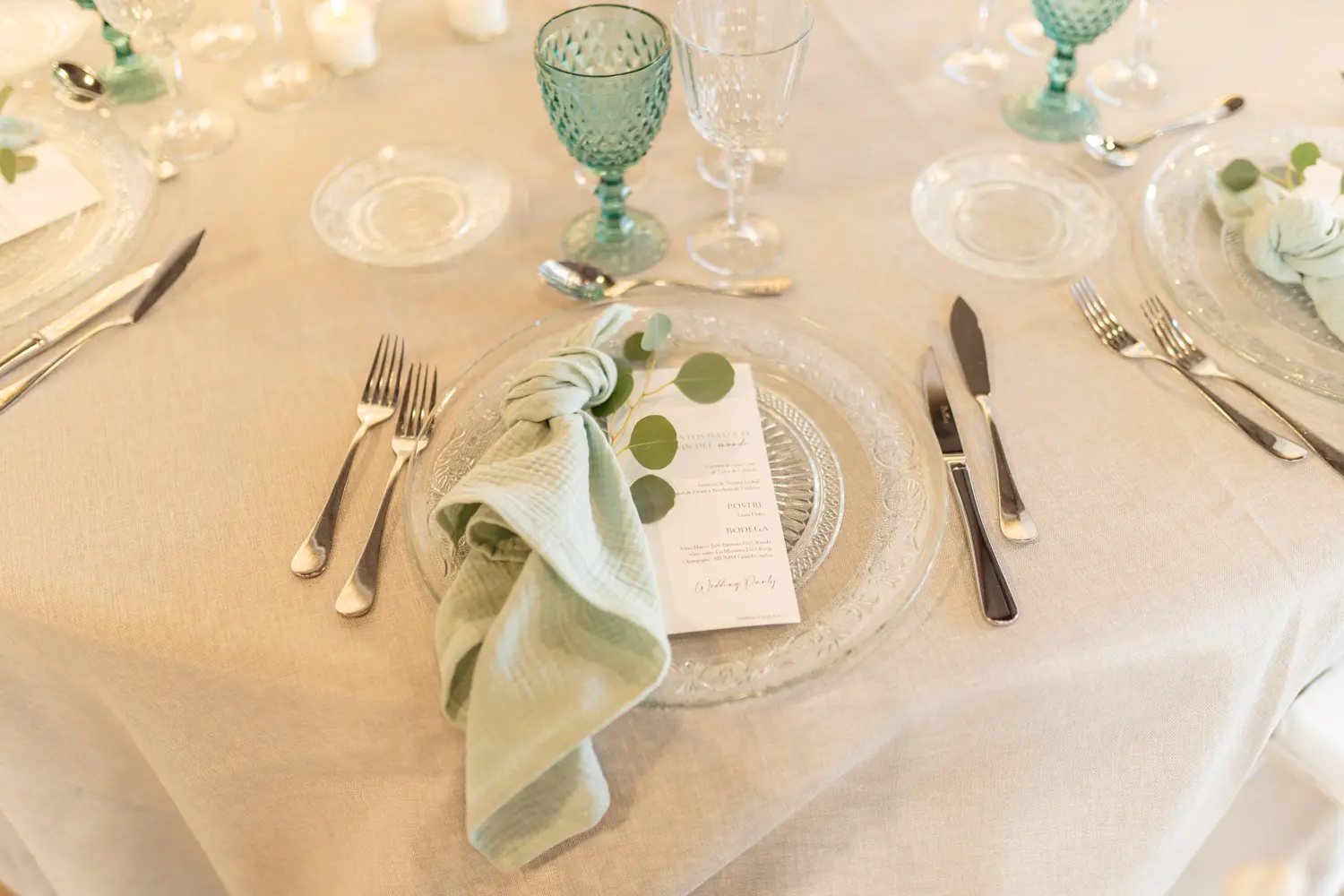 Detalle de mesa limpia y versátil